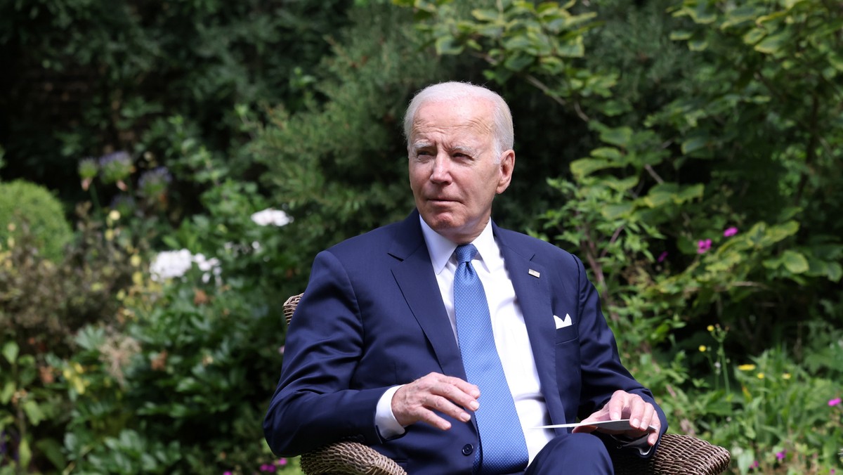 Prezydent USA Biden zakończył krótką wizytę w Londynie i odleciał do Wilna