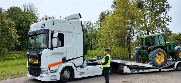 Przejechał 100 km i nie wiedział, że coś jest nie tak. Uświadomili go inspektorzy