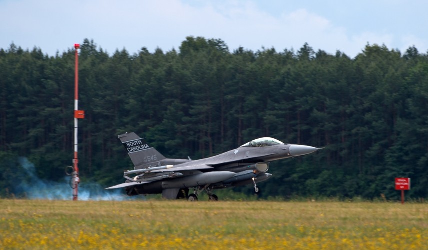 32 Baza Lotnictwa Taktycznego w Teodorach, (gm/cat) PAP/Grzegorz Michałowski