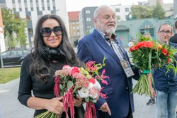 Biskup upomniał Ewę Krawczyk. Chodzi o ubranie