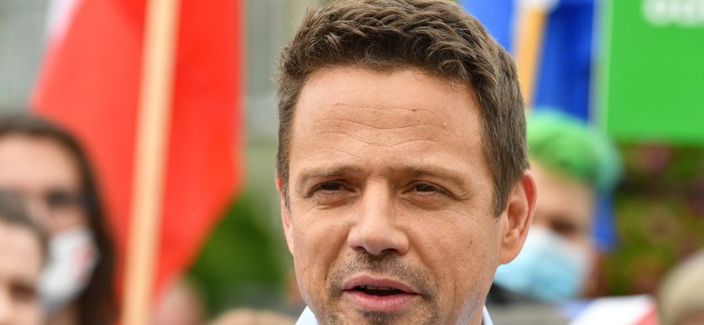 Trzaskowski: Jestem przeciw adopcji dzieci przez pary jednopłciowe. Sztab Dudy: Rafał, nie kłam