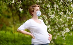 Ekspert: Zalecamy szczepienie kobiet w ciąży przeciw COVID-19