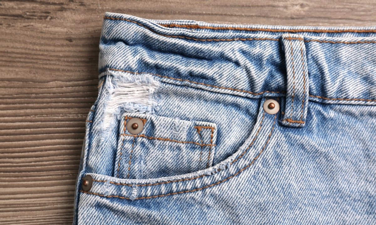 Do czego służy mała kieszonka w jeansach? Prawie nikt tego nie wie