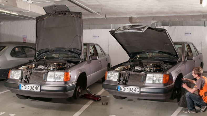 Mercedes W124 200D: serwisowe położenie maski silnika