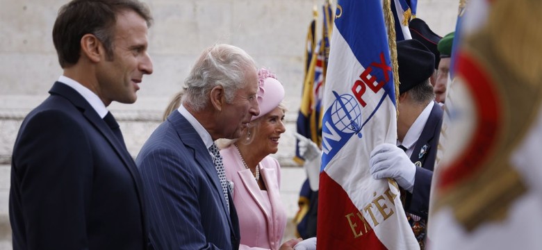 Powitanie z pompą. Tak król Karol III został przyjęty we Francji. NAGRANIE