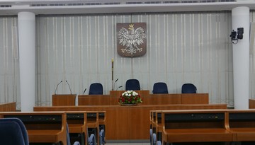 Nie tylko wymóg stażu. Senaccy legislatorzy wskazują wady noweli o KRS