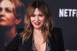 Slavna glumica proslavila 52. rođendan, legla u krevet i uzela telefon, a fotka napravila HAOS na mrežama: "Bez šminke i filtera, ali ne i bez BOTOKSA"