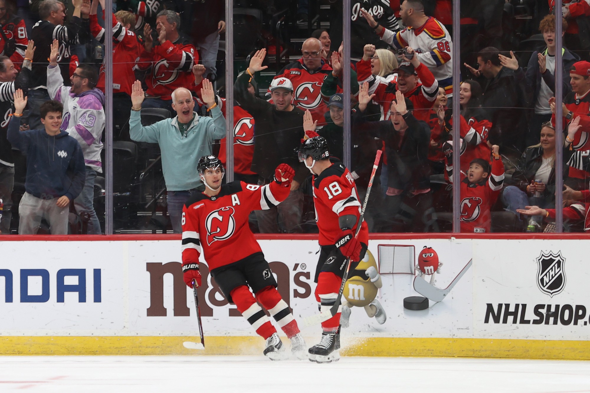 Gólová radosť hráčov New Jersey Devils.