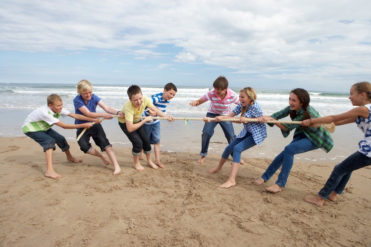 Na kierowniku spoczywa odpowiedzialność za opracowanie planu pracy i rozkładu dnia, a także kontrola realizowania tego planu. Kierownik odpowiada takżę za prace pozostałych pracowników i zapewnienie uczestnikom właściwej opieki i warunków bezpieczeństwa od momentu przejęcia ich od rodziców lub opiekunów. Także kierownik ponosi odpowiedzialność za dietę, którą dzieci stosują podczas wyjazdu, a na wniosek rodziców przekazuje im informacje o zachowaniu i stanie zdrowia.