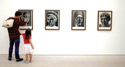 Pułapka helikopterowego rodzicielstwa. Nadaktywny model wychowawczy szkodzi dzieciom