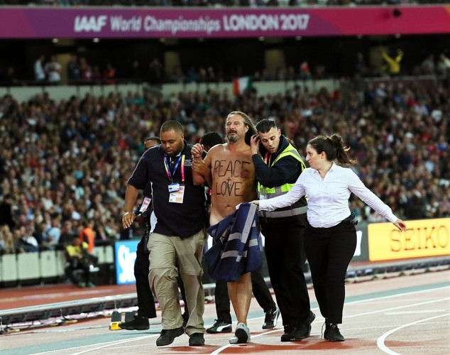 Ten 'lekkoatleta' na MŚ wystartował całkiem nagi