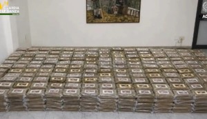 Paketi kokaina sa srpskom zastavom
