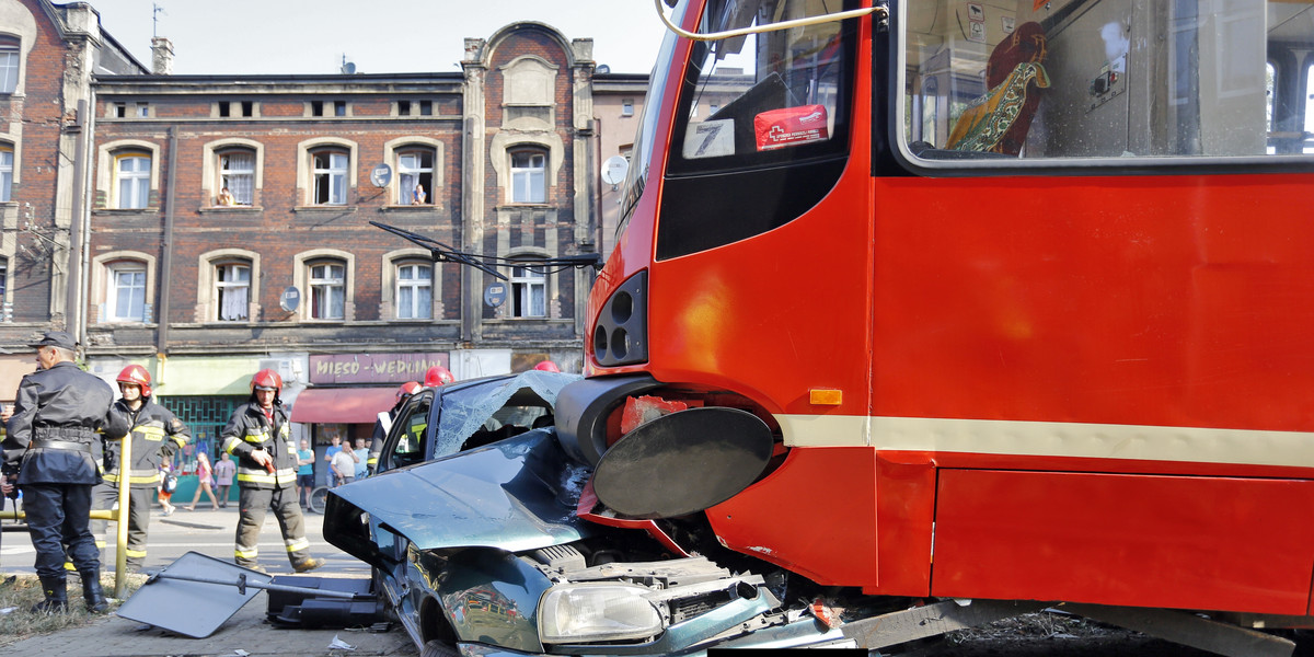 Świętochłowice, wypadek, tramwaj, samochód