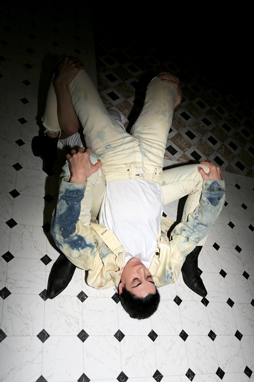 TANZ GEGEN KONVENTIONEN Alexandra Bachzetsis und Thibault Lac in «Private Song».