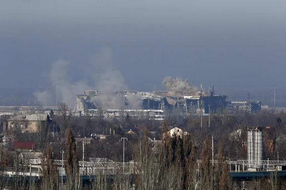Ukrajinske snage granatirale su Donjeck _cMk9lLaHR0cDovL29jZG4uZXUvaW1hZ2VzL3B1bHNjbXMvT1dNN01EQV8vYzhkYTg4ZjUyMDhlMWU5ZDg5NTBiZTY5MTNmYTM0ZGEuanBnkZMCzQJCAIEABQ