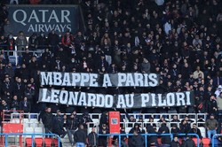 Kibice Paris Saint-Germain wygwizdali piłkarzy. Najbardziej "oberwali" Messi i Neymar