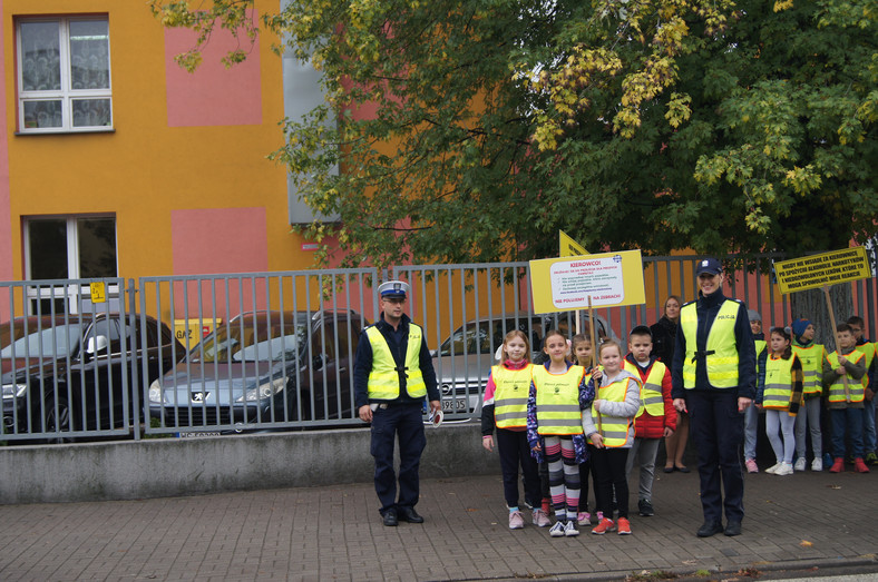 Akcja EDWARD - policjanci przy szkole