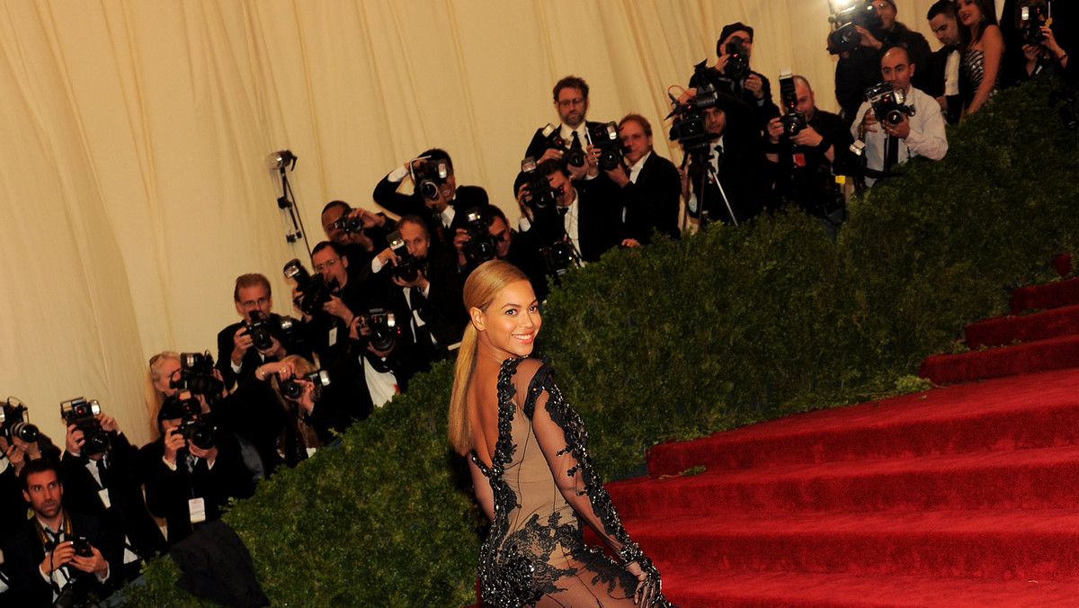 Pupiasta Beyonce błyszczy po ciąży
