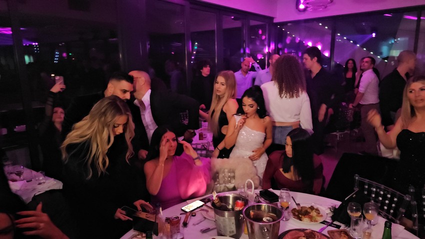 Ana Sević i Darko Lazić sa novim supružnicima proslavili Novu godinu