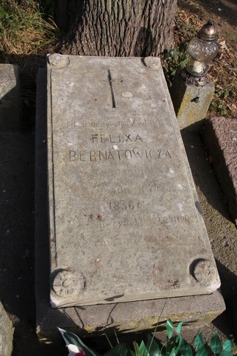 STARY CMENTARZ KATEDRALNY W ŁOMŻY