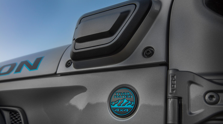A Jeep Wrangler 4xe a 2022-es Világ Év Női Autója szavazáson elnyerte a legjobb összkerékhajtású modell címét / Fotó: Jeep