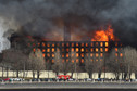 Ogromny pożar w zabytkowej fabryce w Petersburgu