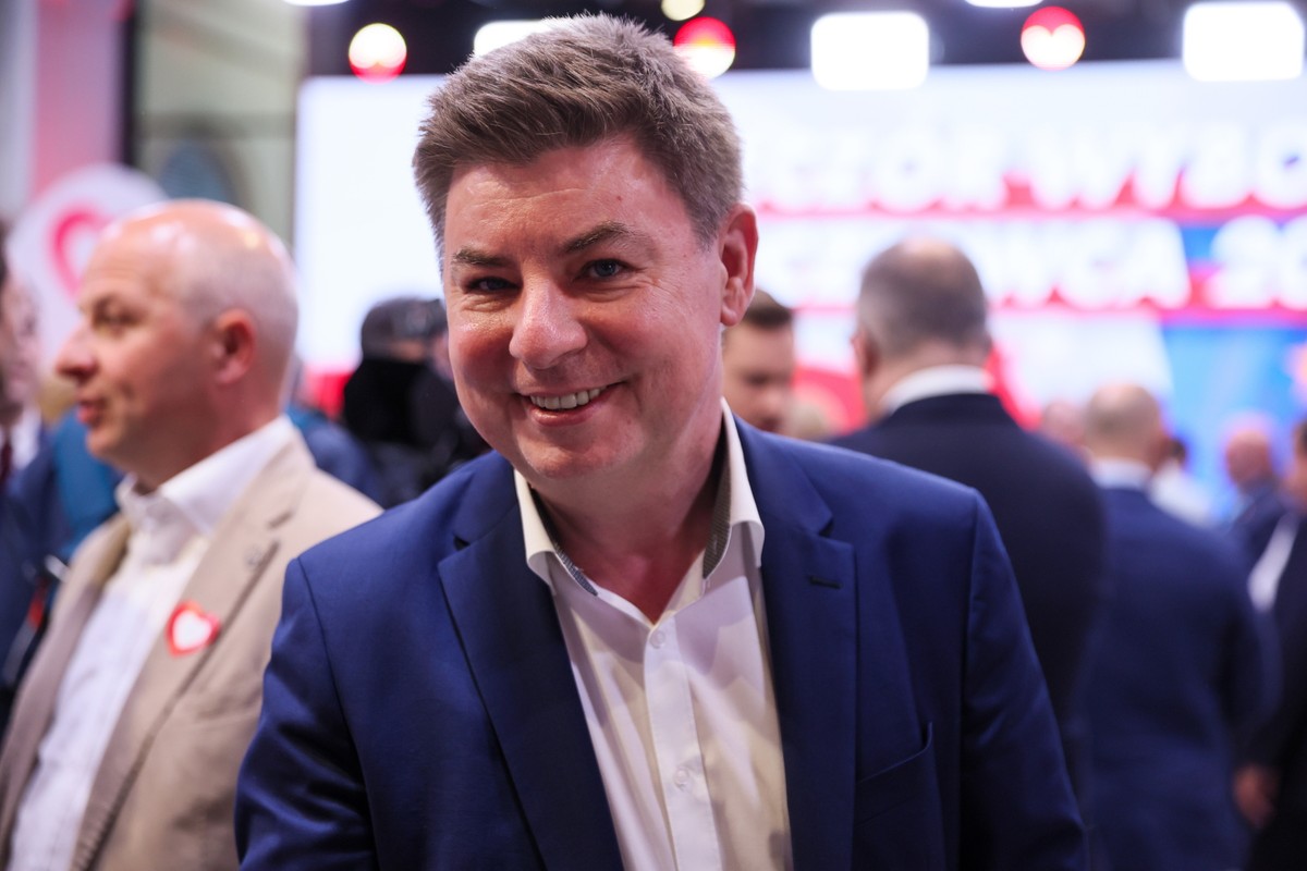 Wybory do Parlamentu Europejskiego 2024. Szef KPRM Jan Grabiec w sztabie wyborczym Koalicji Obywatelskiej w Warszawie, zakończyły się wybory do Parlamentu Europejskiego