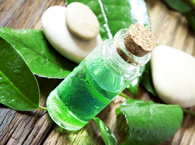 4. Olejek z drzewa herbacianego