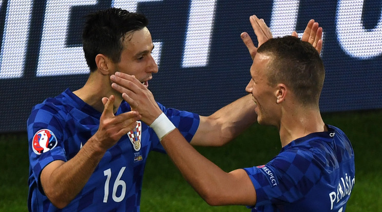 Kalinic (balra) és Perisic megfordította a találkozót /Fotó: aFP