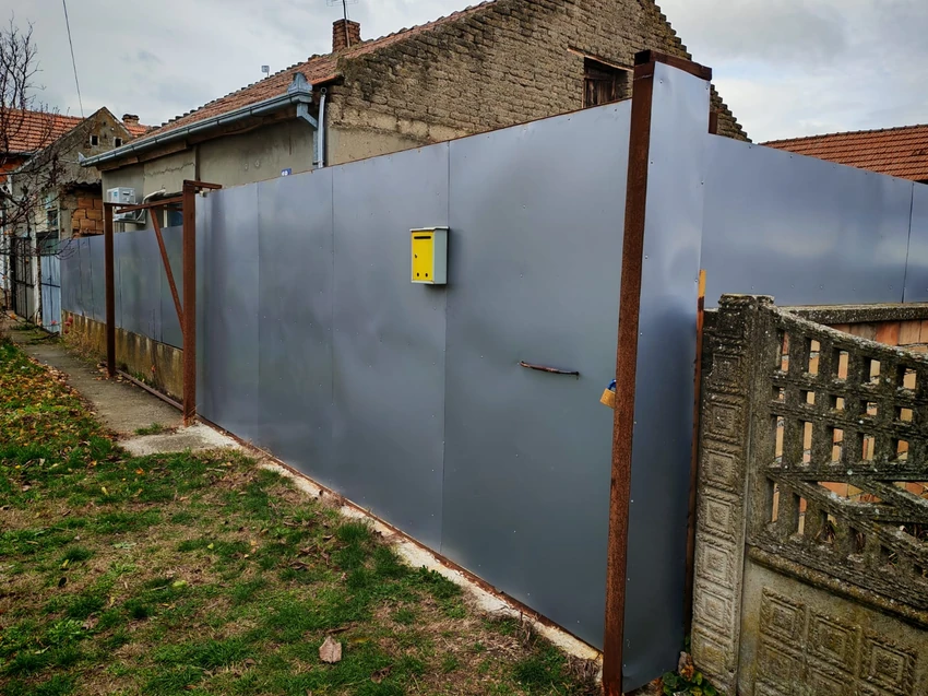 Kuća u Dolovu gde su kineski državljani držali zatočene žene