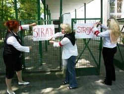 Nauczyciele strajkują, szkoły pozamykane