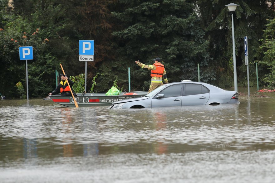 Interwenci kryzysowi pracują również z osobami, które ucierpiały z powodu powodzi i innych klęsk żywiołowych