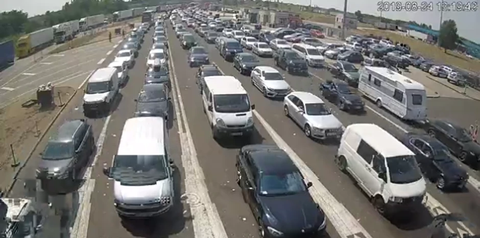 Praćenje kamera na granicama i izbor alternativnih manjih prelaza jedini su siguran način da se izbegnu gužve