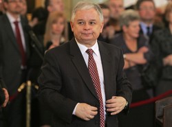 Prezydent chce podbić serca studentów