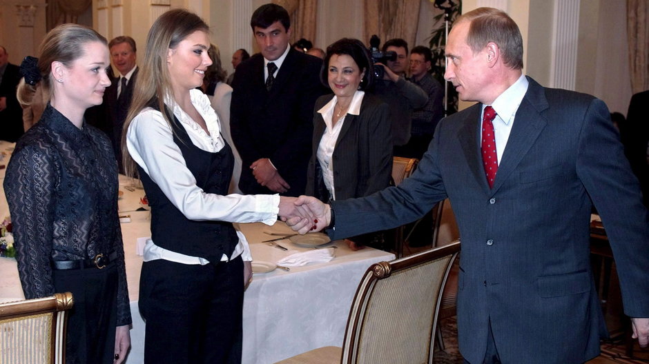 Podmoskiewska rezydencja prezydenta, Władimir Putin i rosyjska gimnastyczka Alina Kabajewa, 10 marca 2004 r.