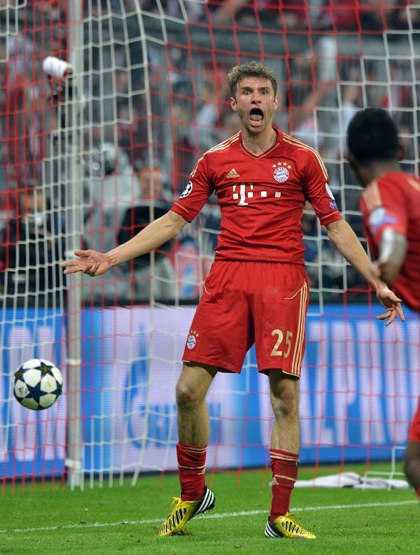 Thomas Mueller Bayern Monachium Barcelona gol pionowe poprawne