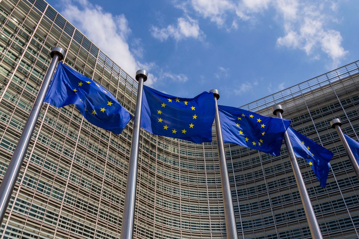 Kraje UE odrzucają miliardowe fundusze na odbudowę po pandemii. Oto co zrobiła Polska