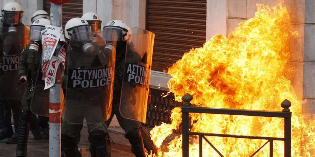 Gaz i bijatyki na ulicach Grecji