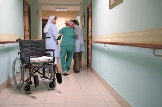 Czy gminny zakład opieki zdrowotnej może odzyskać VAT od zakupionego sprzętu?