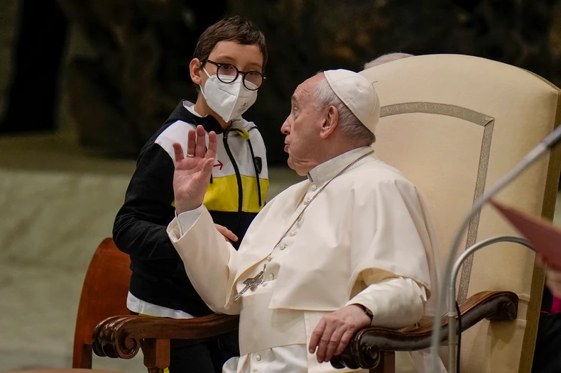 Papa Franja i dečak