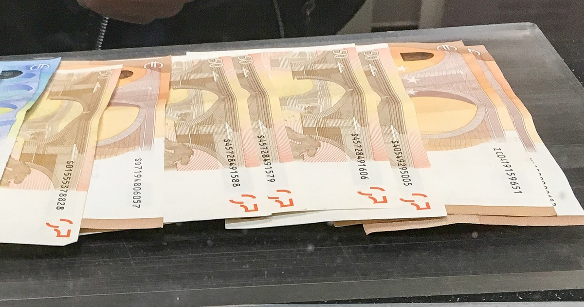 Oszust podszywający się pod Włocha wymienia fałszywe euro – nie daj się nabrać