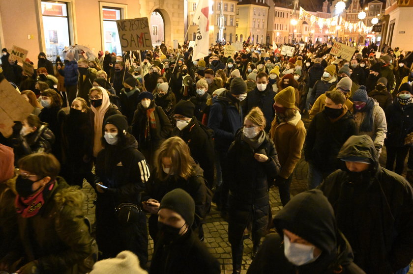 Trybunał Konstytucyjny opublikował uzasadnienie wyroku ws. aborcji. Protesty w Polsce