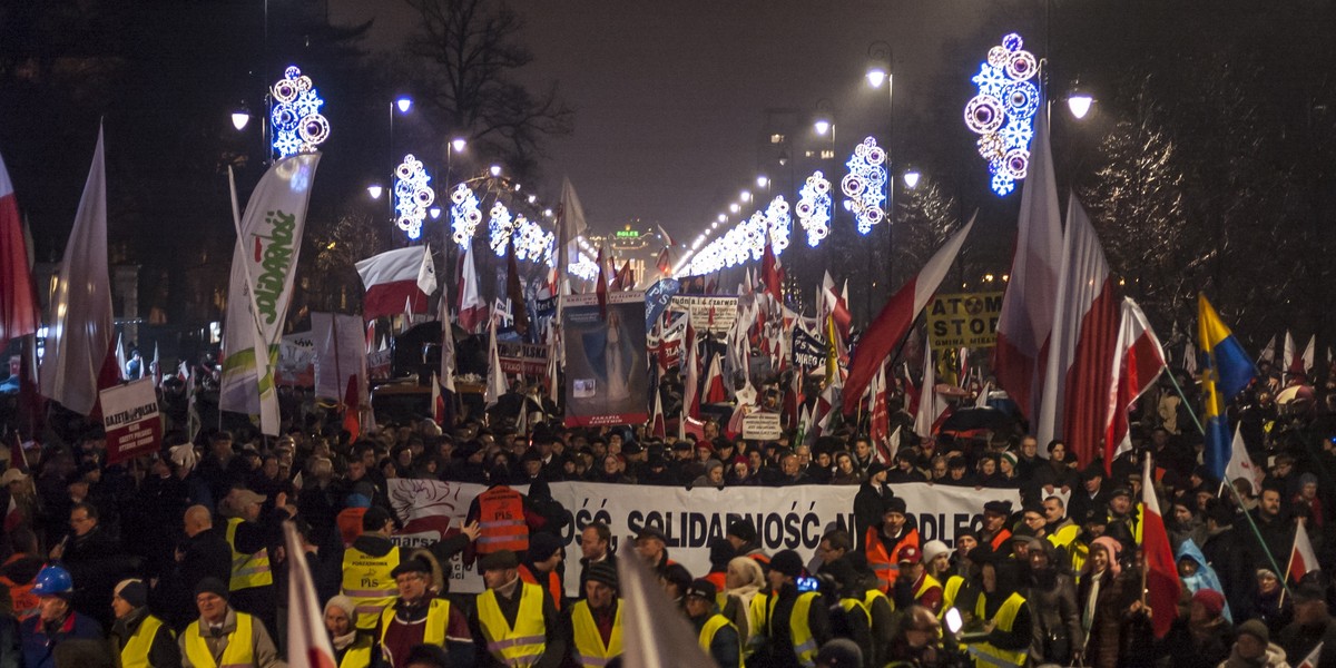 Marsz wolnosci i solidarnosci oragnizowany przez PIS