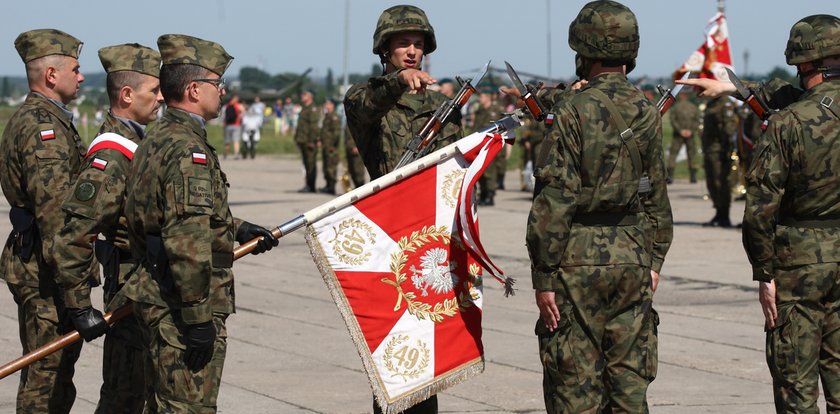 Wróci obowiązkowy pobór do wojska? Słowa ministra obrony wywołały falę spekulacji!