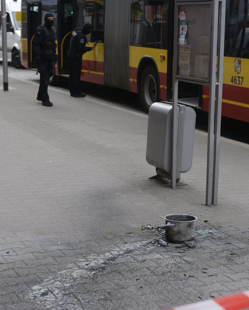 Bomba szybkowarowa podłożona w autobusie we Wrocławiu