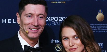 Anna Lewandowska zadała szyku Dubaju. Jej suknia z długim trenem, z kolekcji Dolce & Gabbana, jest na ustach wszystkich [DUŻO ZDJĘĆ i CENA]