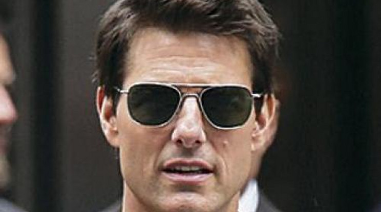 Ötvenmillió dollárt követel Tom Cruise