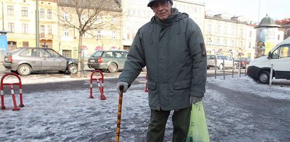 Odśnieżają tylko pod urzędem