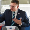 LOT chce obniżyć wynagrodzenia pilotów i stewardess. Ekspert: standardem jest rozpoczynanie cięć od zarządu