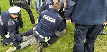 Protest w Bobrownikach. Ludzie bili się z policją. Zatrzymane dwie osoby